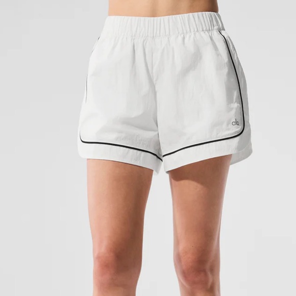 ALO Yoga Pants - NWT Alo The Motivate Track Short